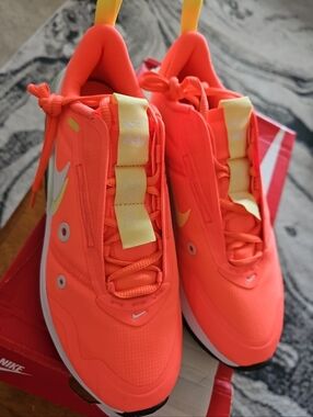 Nike AIR MAX UP BRIGHT MANGO/WHITE ZITRON Sneakers SIZE 7 NEW BOX DAMAGE